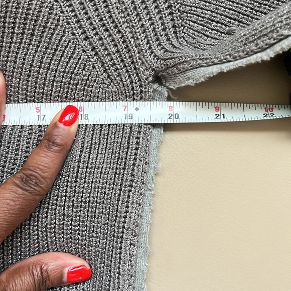 Dolce & Gabbana ribbed V neck sweater - Picture 9 of 10